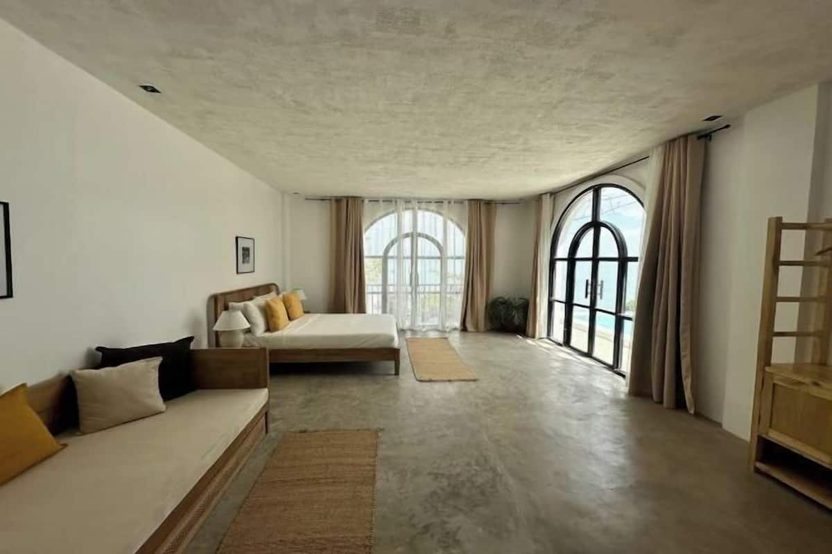 1 bedroom, desk, free WiFi, bed sheets