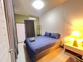 2 Bedrooms House | 2 dormitorios, escritorio, wifi gratis y ropa de cama