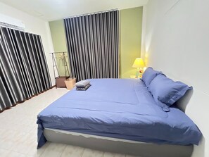 2 Bedrooms House | 2 makuuhuonetta, työpöytä, ilmainen Wi-Fi, vuodevaatteet