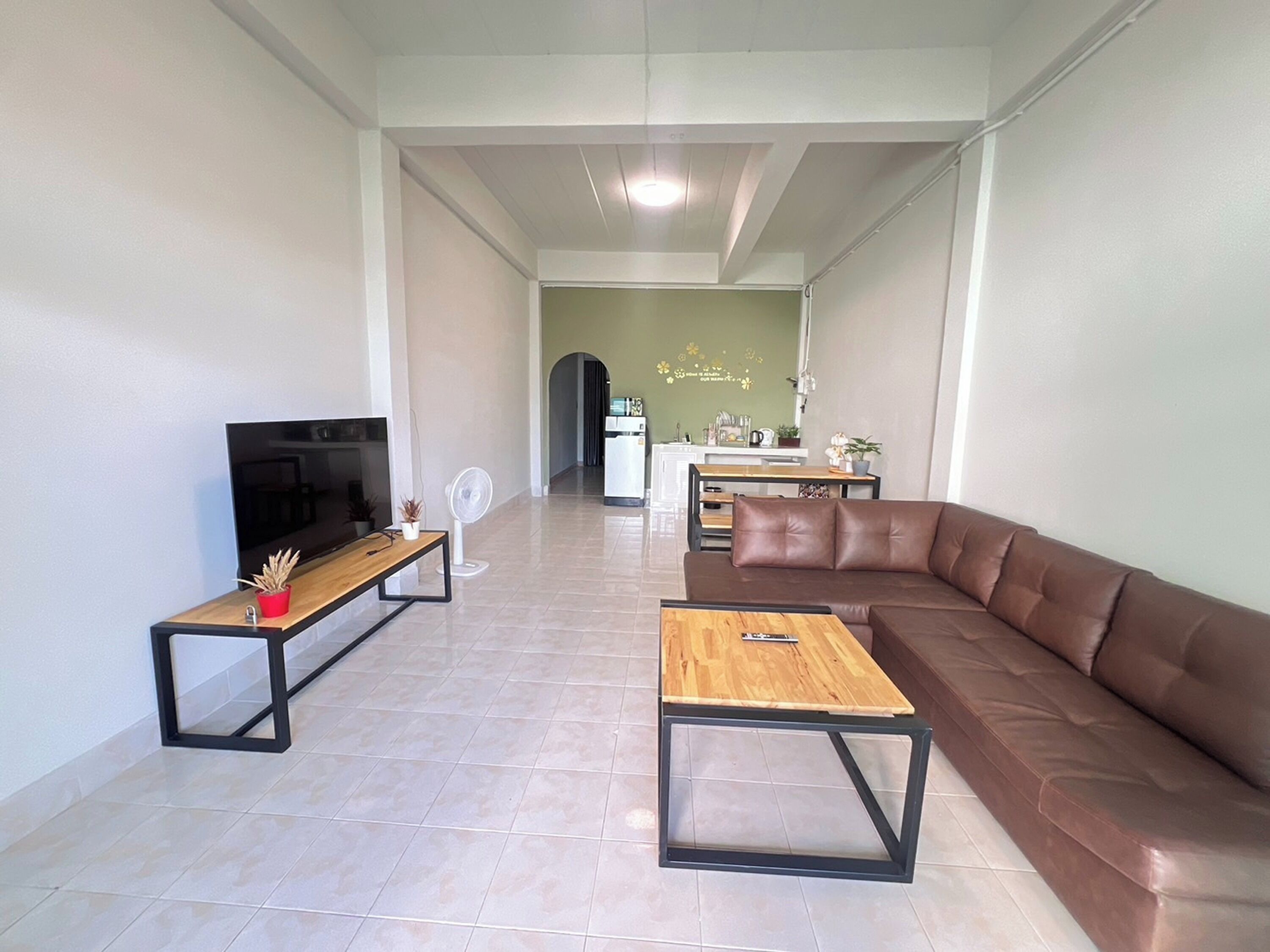 2 Bedrooms House | Living area | 32-inch Smart TV with satellite channels