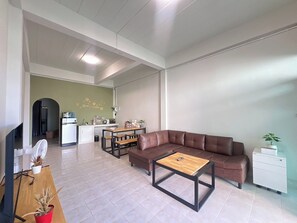 2 Bedrooms House | Living area | 32-inch Smart TV with satellite channels