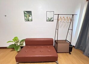 3 Bedrooms House | 3 間臥室、書桌、熨斗/熨衣板、折疊床/加床