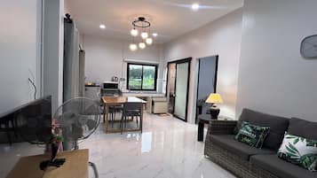 2 Bedrooms Superior Villa | Living area | 24-inch flat-screen TV with cable channels
