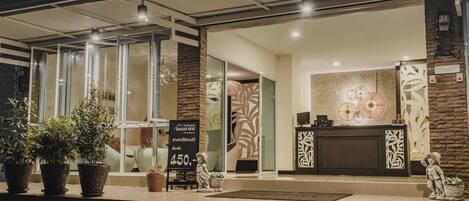 숙박 시설 입구