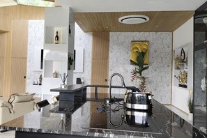 Villa, 2 slaapkamers | Privékitchenette | Een koelkast, een microgolfoven, een waterkoker