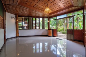 Standaard vierpersoonskamer | Uitzicht vanuit de kamer