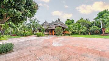 Halaman properti