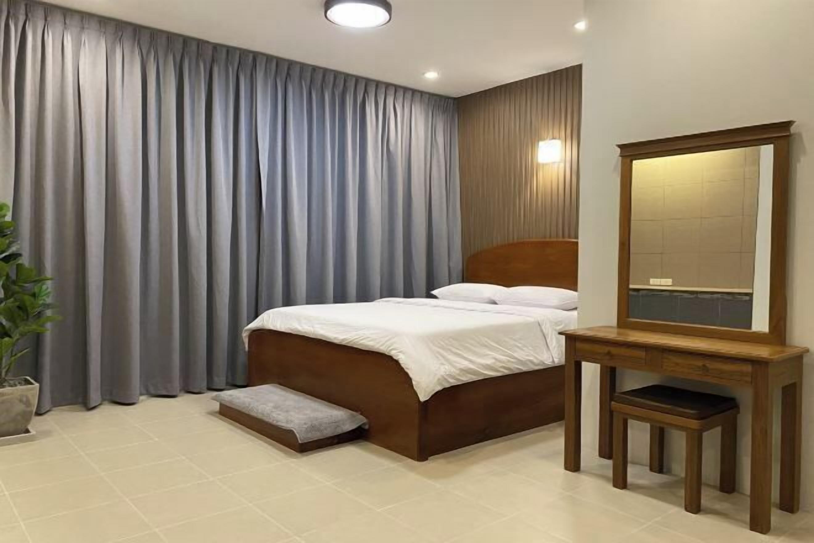 1 bedroom, minibar, desk, soundproofing