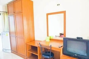 Doppelzimmer, eigenes Bad | Schreibtisch, kostenloses WLAN, Bettwäsche