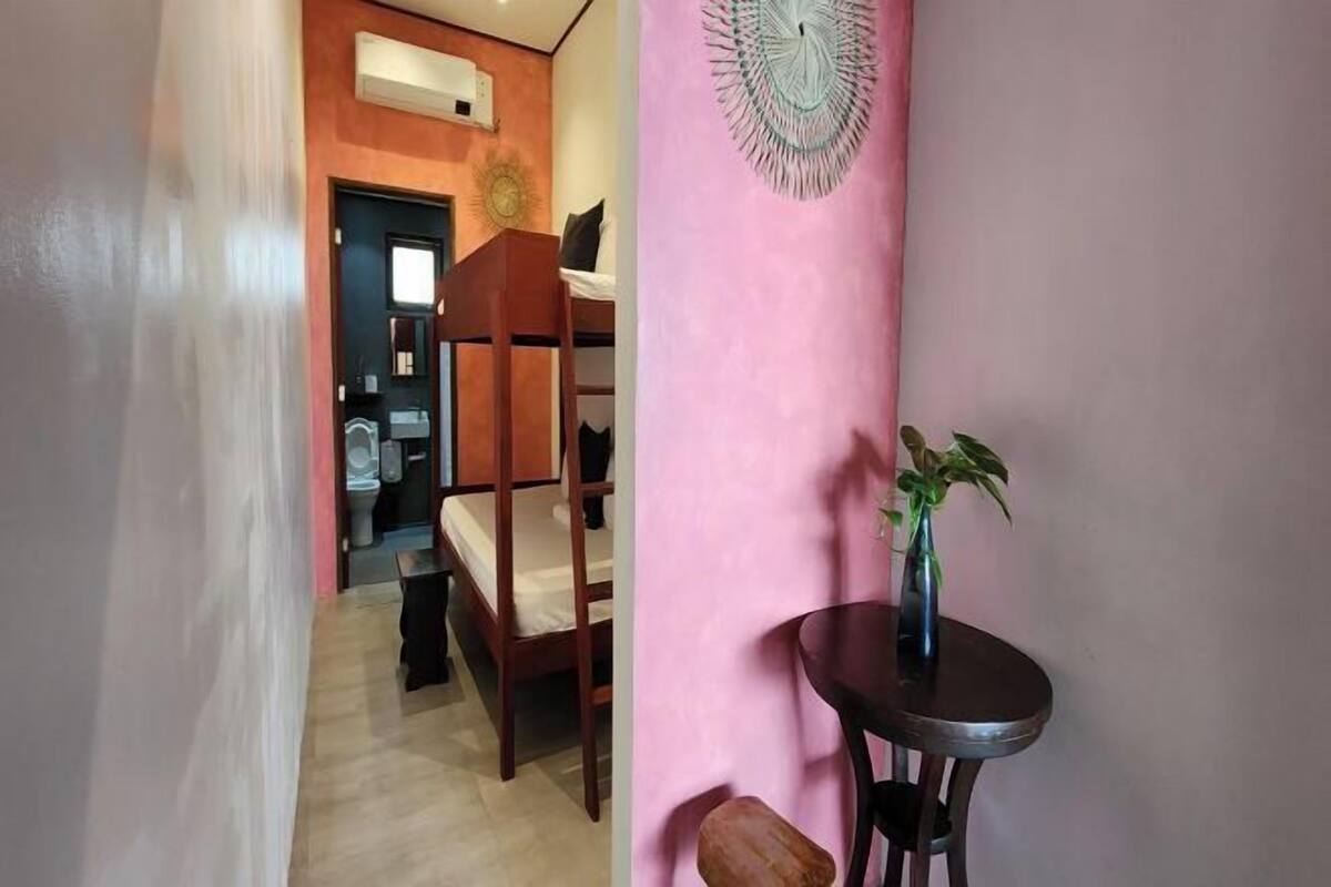 1 chambre, bureau, fer et planche à repasser, Wi-Fi gratuit