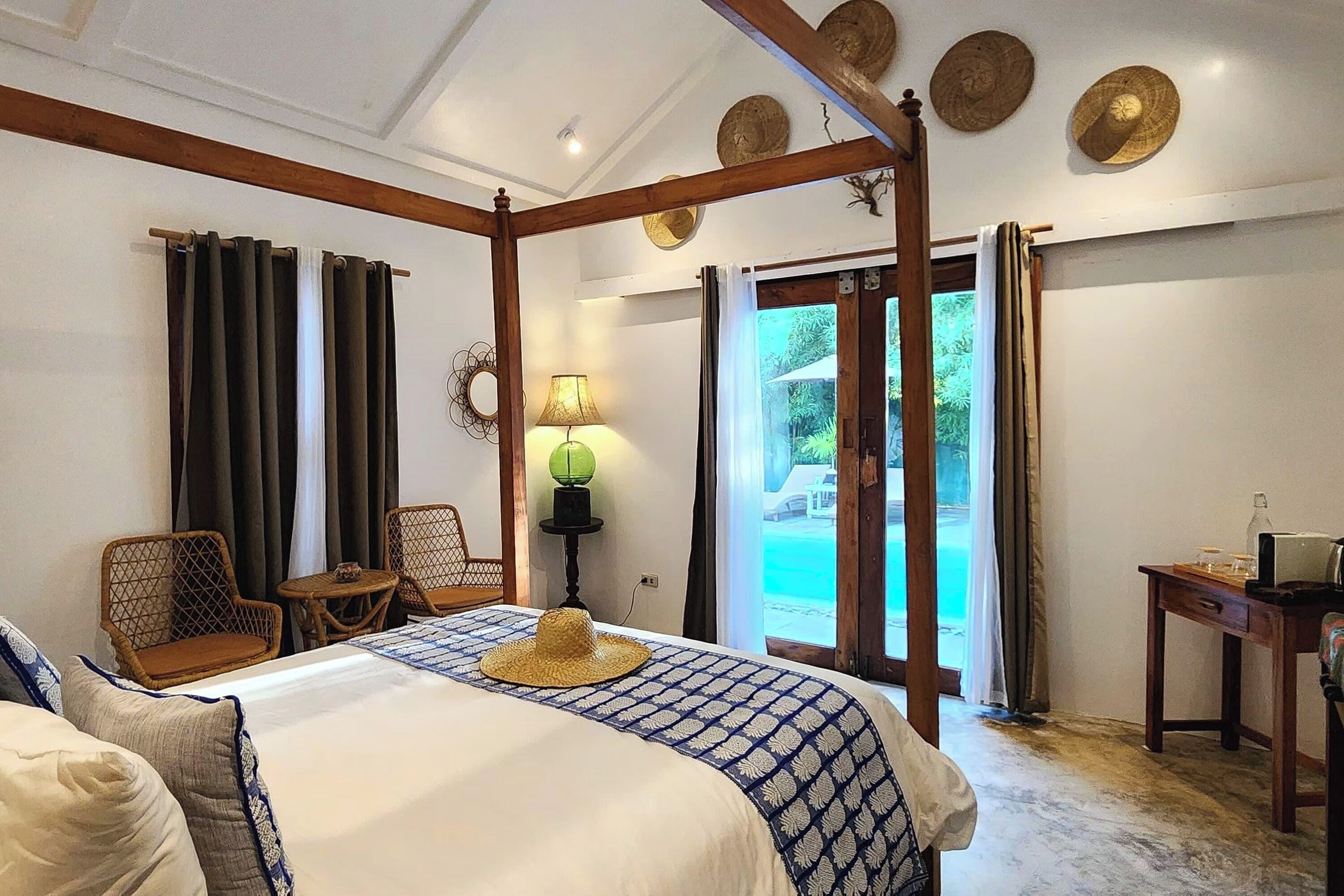 Elite Triple Room | Desk, iron/ironing board, free WiFi, bed sheets