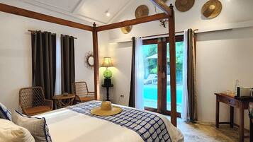 Elite Triple Room | Desk, iron/ironing board, free WiFi, bed sheets