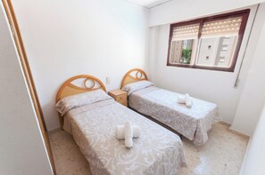 3 bedrooms, bed sheets - Navegante - Apartment In Grau I Platja (Gandia)