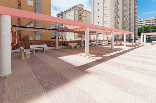 Outdoor dining - Navegante - Apartment In Grau I Platja (Gandia)