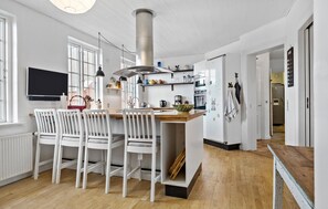 Fridge, stovetop, dishwasher, coffee/tea maker - 5 bedroom lovely home in Bøvlingbjerg (Bøvlingbjerg)