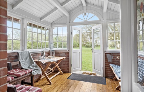 5 bedroom lovely home in Bøvlingbjerg