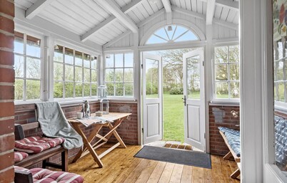 5 bedroom lovely home in Bøvlingbjerg
