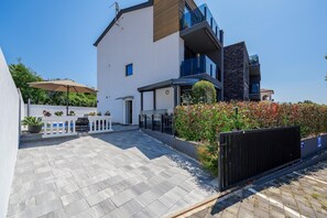 Exterior - Apartment in Kukci with Heated Pool (Kukci)