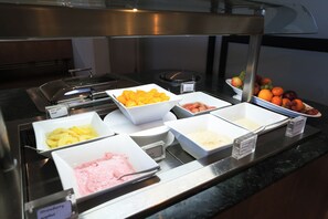 Frukostbuffé varje dag mot avgift