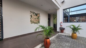 Exterior - Five Clover Hotel Monestery Road (Lekki)