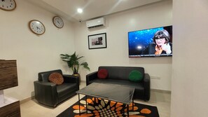 Reception - Five Clover Hotel Monestery Road (Lekki)