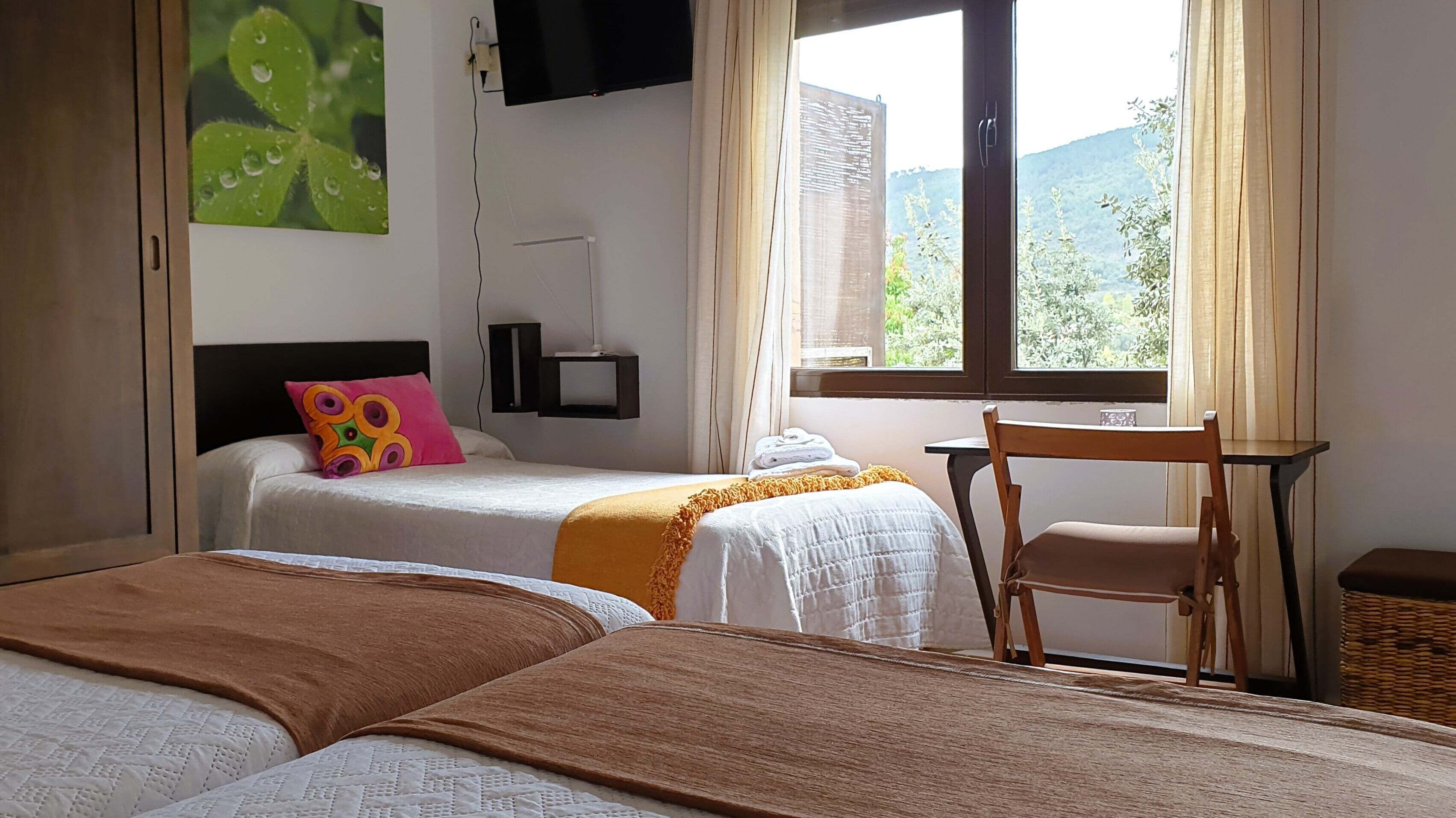 2 bedrooms, desk, iron/ironing board, free WiFi