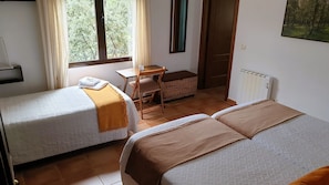 2 bedrooms, desk, iron/ironing board, WiFi (free)