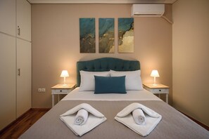 Family Apartment | 2 bedrooms, hypo-allergenic bedding, in-room safe, blackout drapes - Blue Ark Harmony Residence (Nea Smirni)