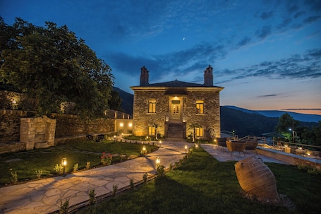 Exterior. Nostos Country House