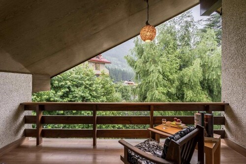 The Bear Creek Luxury 2BHK Cottage at Mall Road Manali
