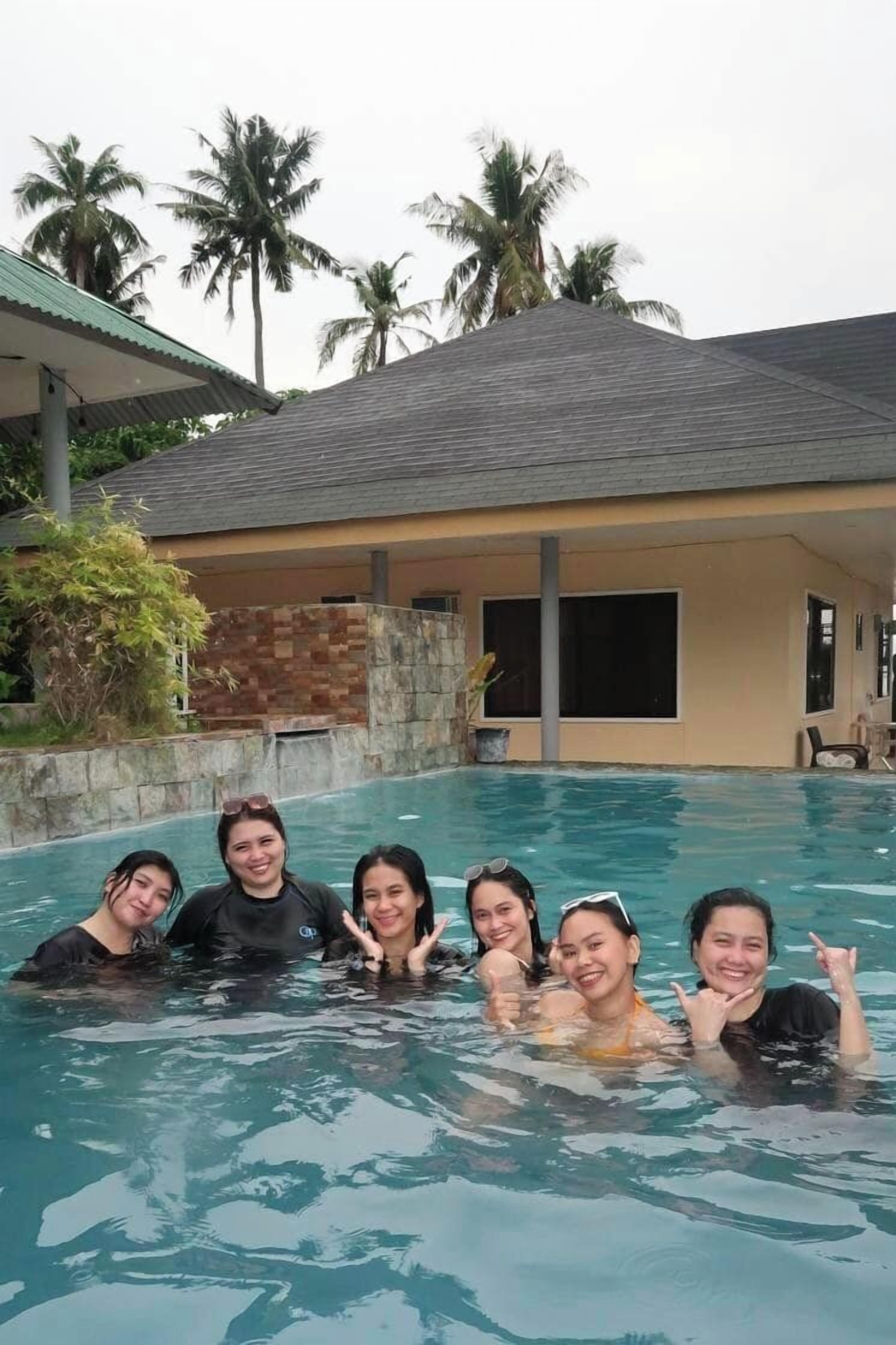 15 outdoor pools
