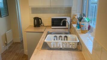 House, 2 Bedrooms, Patio, Garden View | Interior