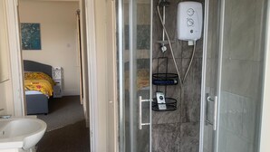 House, 2 Bedrooms, Patio, Garden View | Bathroom - Stylish Comfotabe Riverside Cottage (Southampton)
