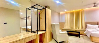 HOTEL COSMOS