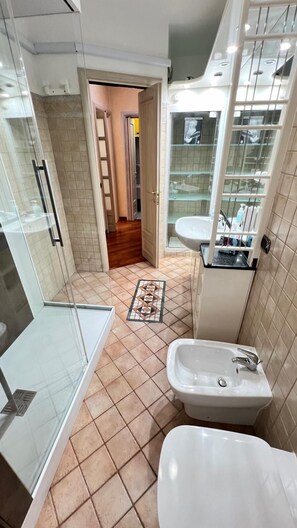 Bidet - Foxes House (Senago)