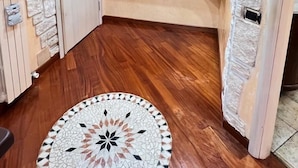 Unclassified image, 5 of 21, button - Foxes House (Senago)
