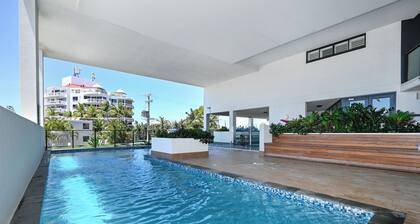 Beach & Shops at Your Doorstep - Buddina Escape