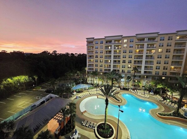 Pool - 5 Mins from Disneyworld with FREE shuttle service to Disney & Universal Studios! (Kissimmee)
