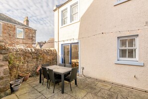Outdoor dining - Beachcomb Cottage | Elie (Elie)