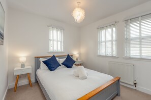 3 chambres, fer et planche à repasser, Wi-Fi gratuit, draps fournis