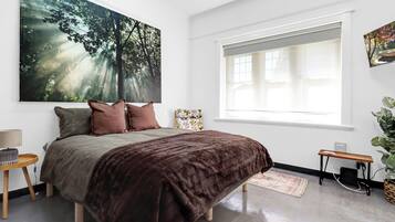 Basic Double Room | Free WiFi, bed sheets