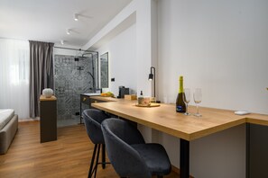 Shower, hair dryer, towels - Rooms Porto I, Poreč, Istria (Porec)