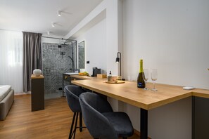 Shower, hair dryer, towels - Rooms Porto I, Poreč, Istria (Porec)