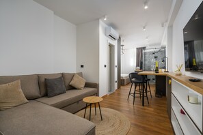 TV - Rooms Porto I, Poreč, Istria (Porec)