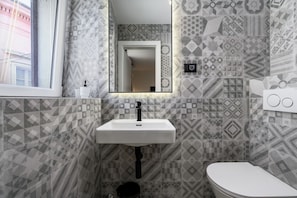 Shower, hair dryer, towels - Rooms Porto II in Poreč, Istria (Porec)