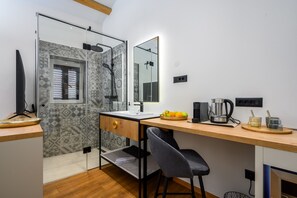 Shower, hair dryer, towels - Rooms Porto III in Poreč, Istria (Porec)