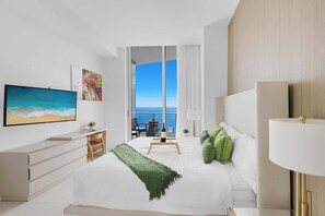 2 Schlafzimmer, Schreibtisch, Bügeleisen/Bügelbrett, Reisekinderbett