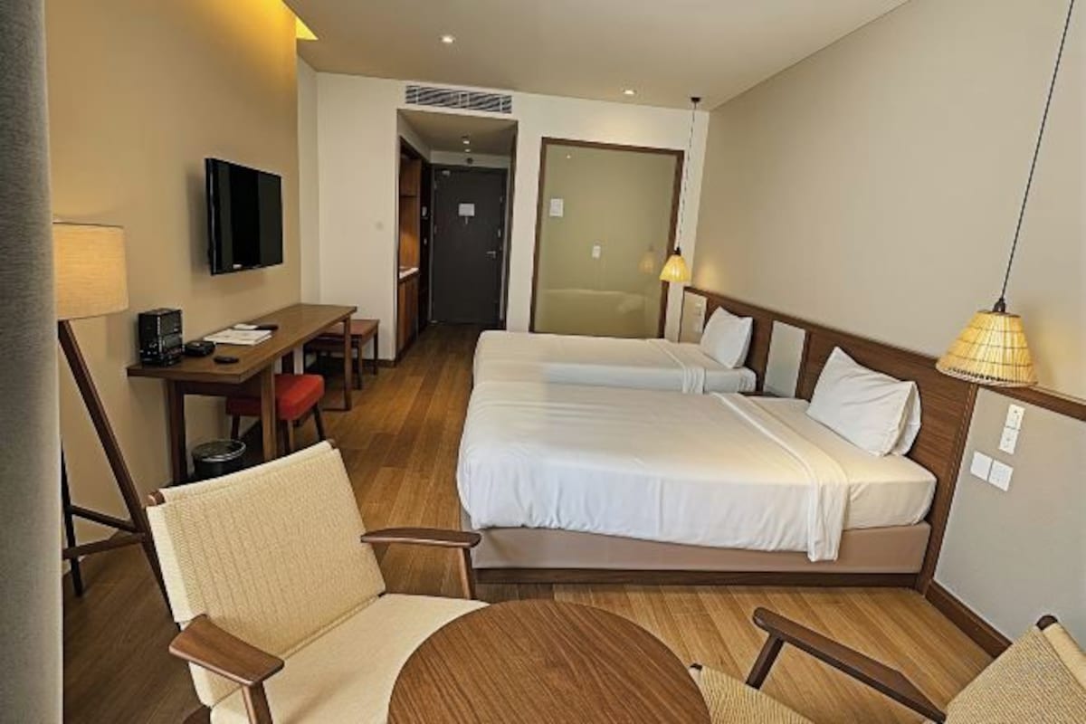 Betten mit Memory-Foam-Matratzen, Minibar, Schreibtisch
