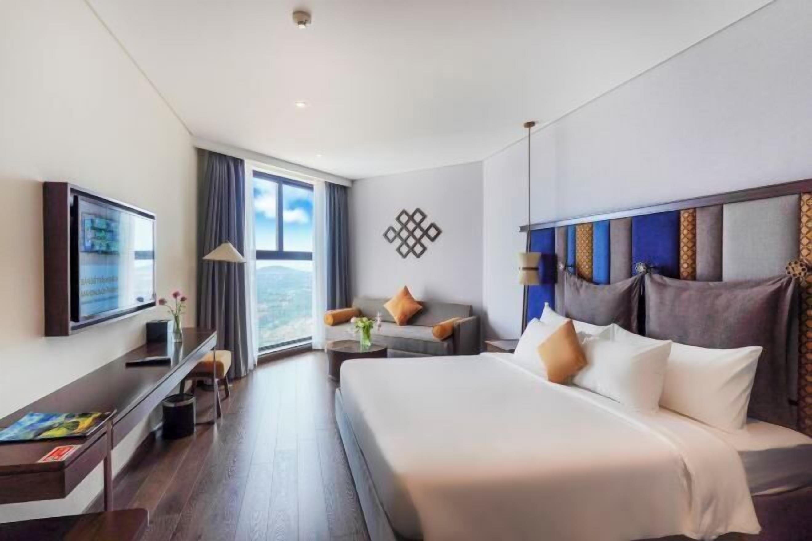 Memory-foam beds, minibar, desk, laptop workspace