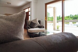 Family Villa, Private Pool, Garden View | Living area | Flat-screen TV - Villa Zen Garden (Posedarje)